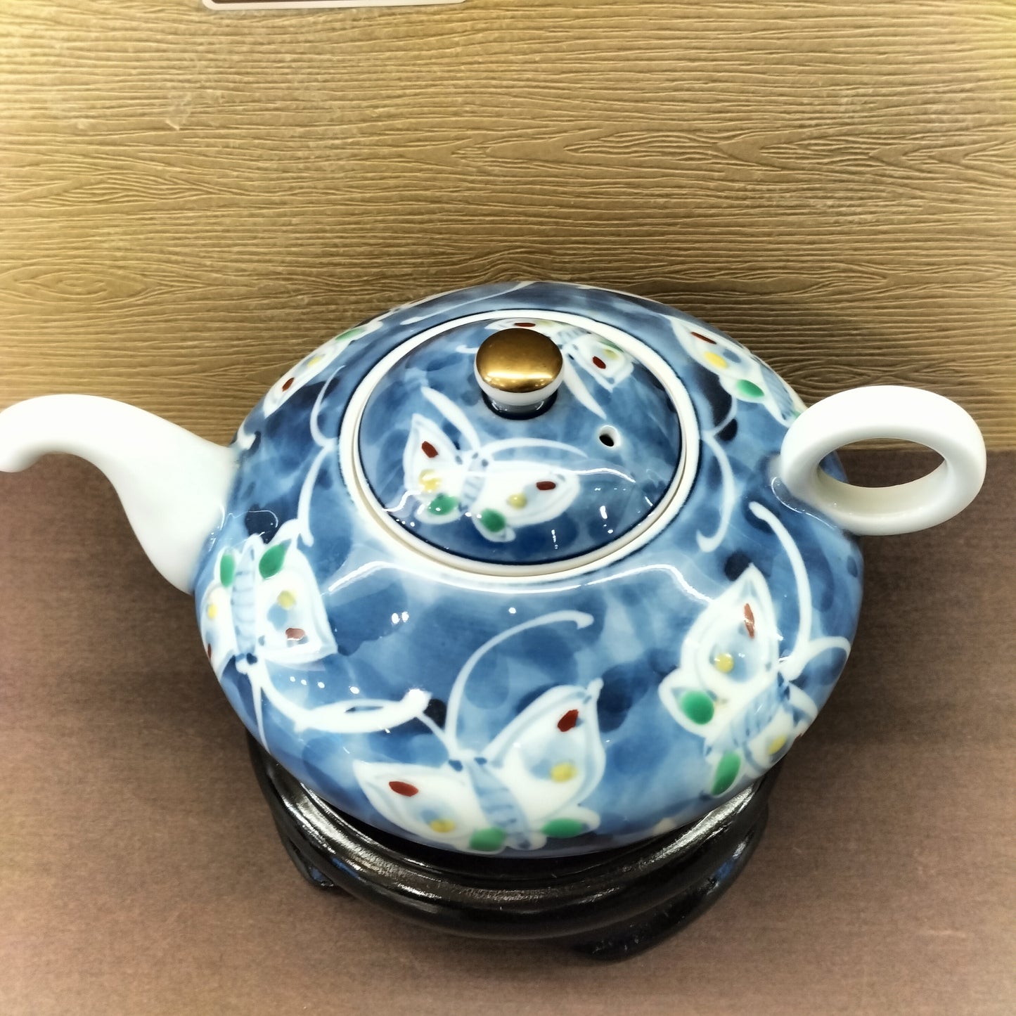藍底蝴蝶圖案壺(已售)