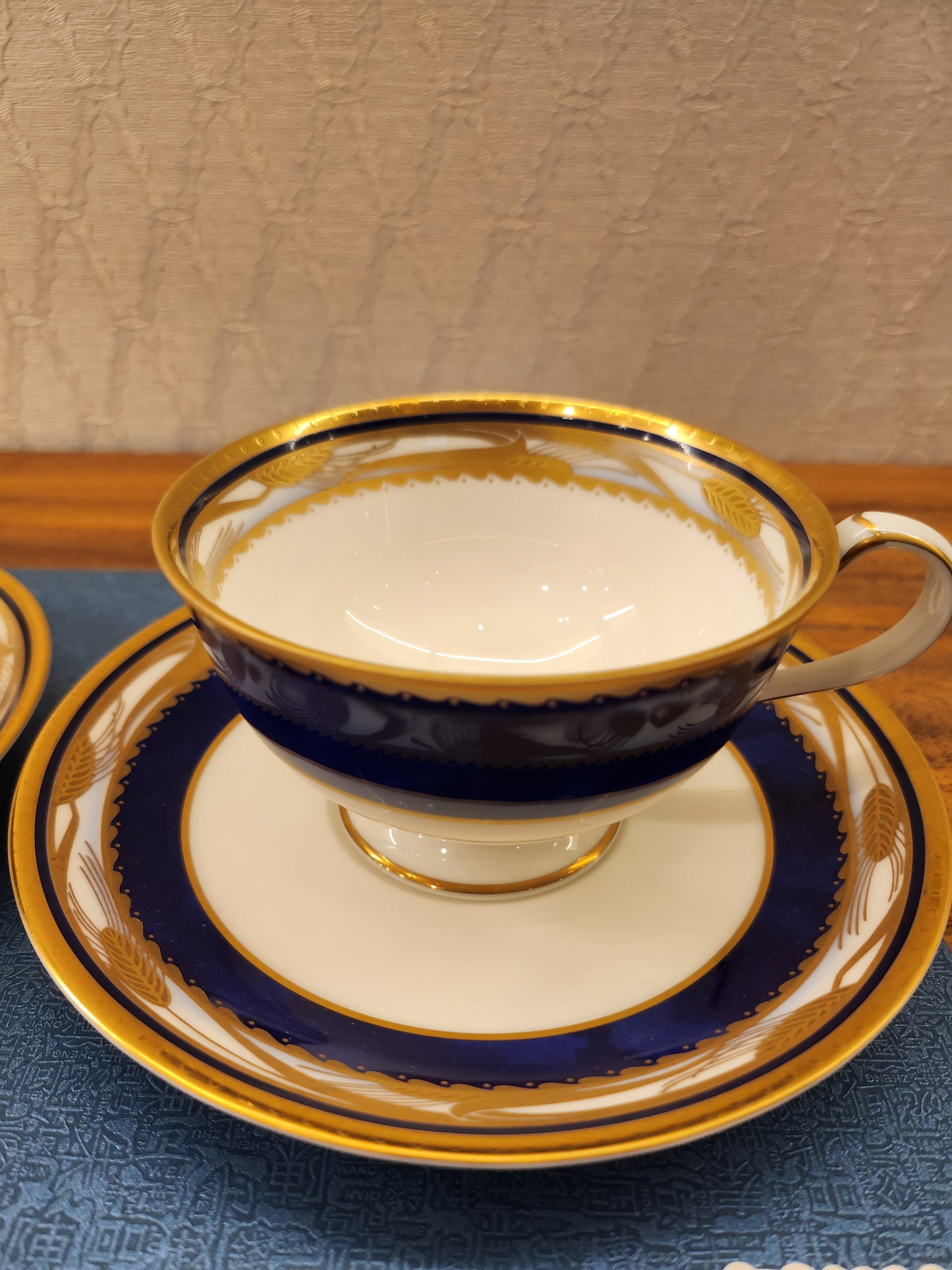 西式金邊藍白杯茶杯 (１套２件) - Noritake(SOLD)