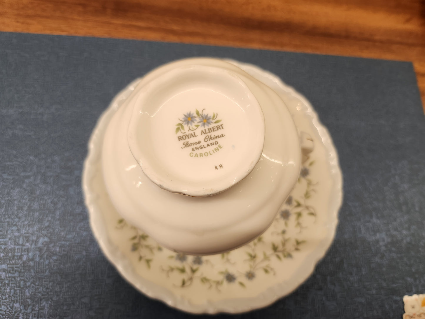 白底藍花西式杯 - 1 PC. Royal Albert(SOLD)