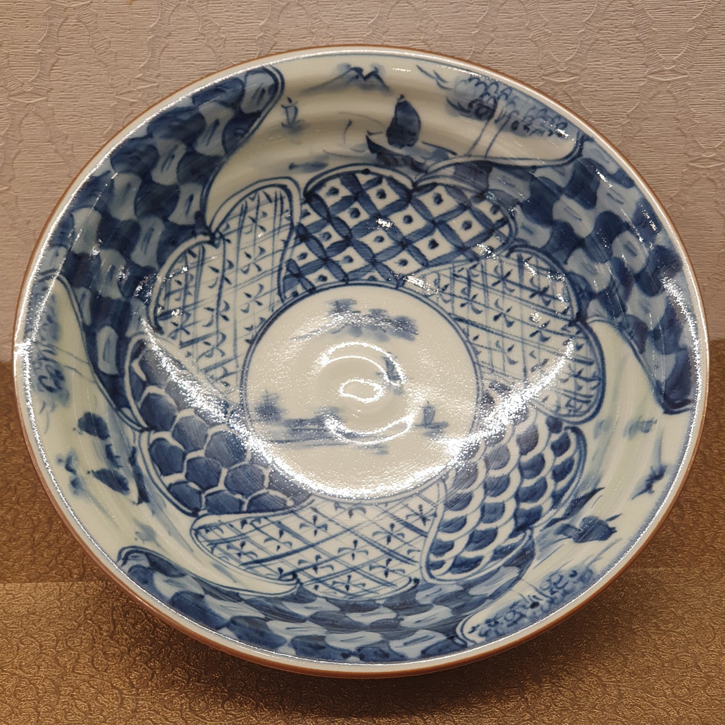 白底藍色圖案缽(SOLD)