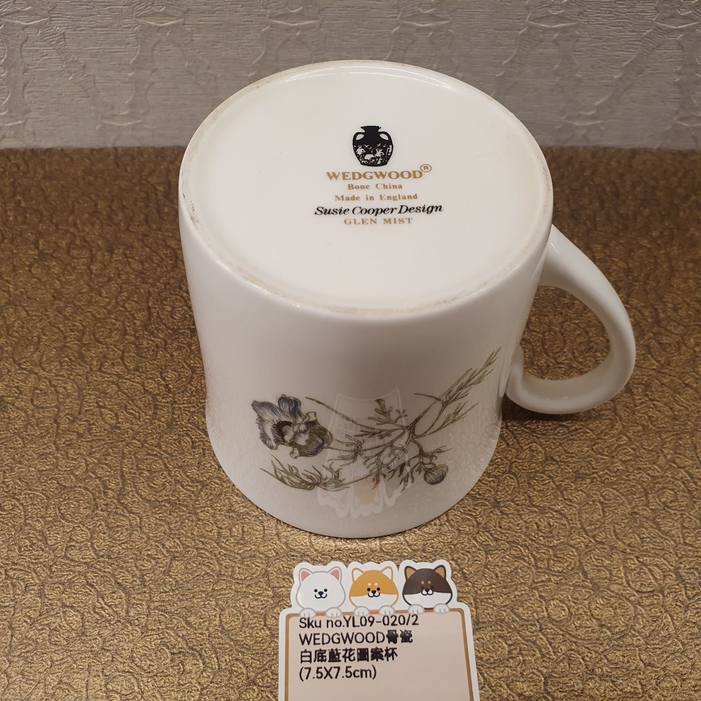 WEDGWOOD骨瓷白底藍花圖案杯