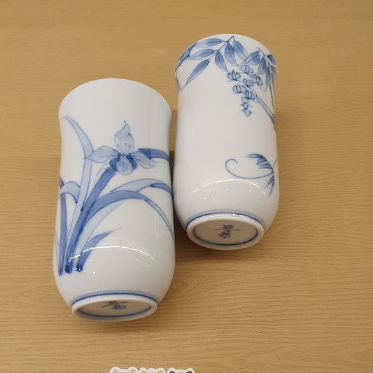 白底藍色花鳥長身杯(SOLD)