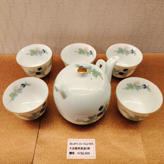 大吉窯白底藍花茶壺連５杯set (SOLD)