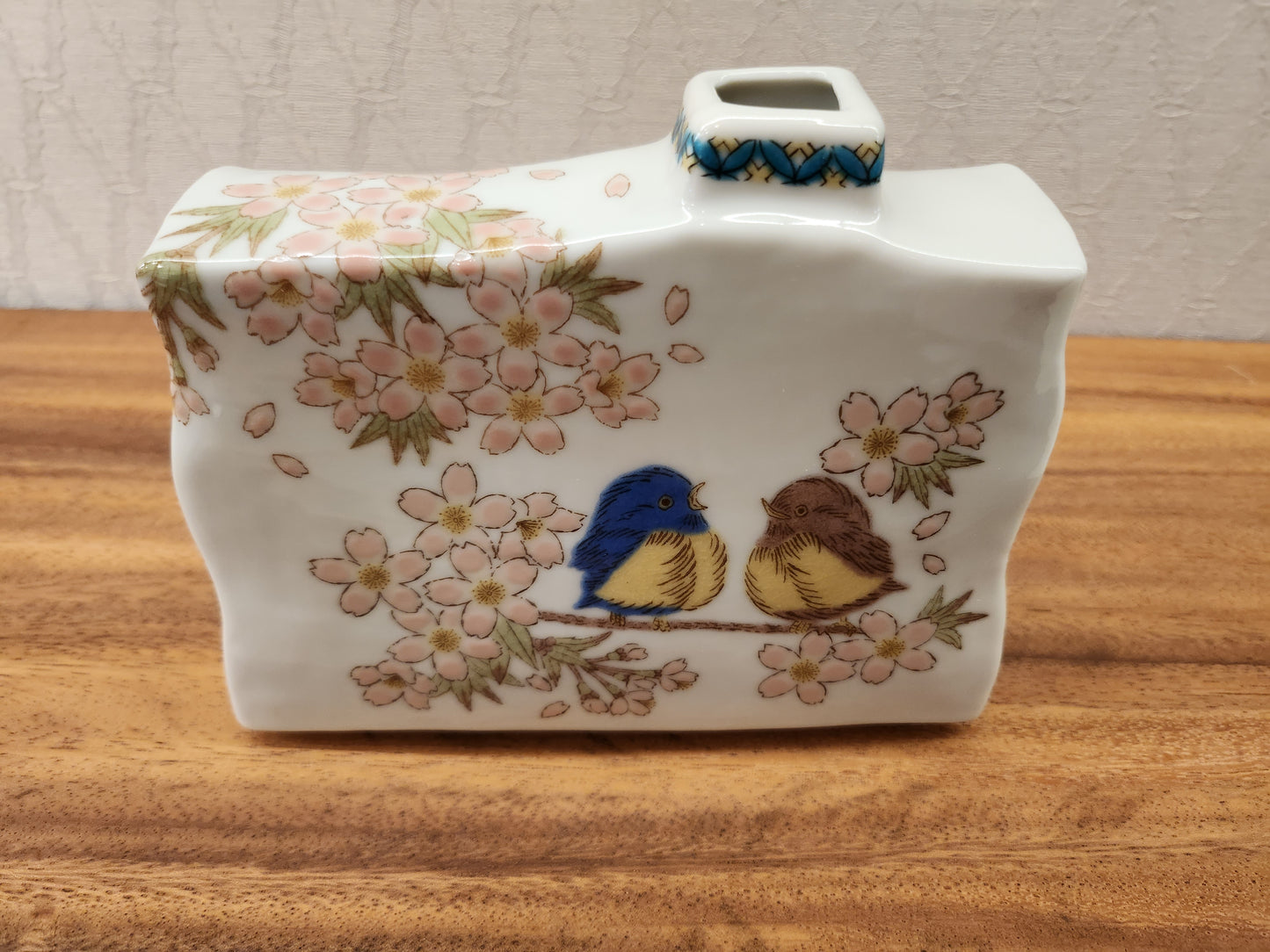 櫻花和麻雀九谷日本花瓶(SOLD)